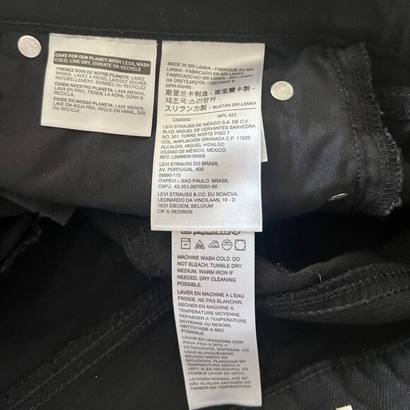 Women's Levi's® Mid-Length Jean Shorts Black Size 32 - Picture 11 of 11